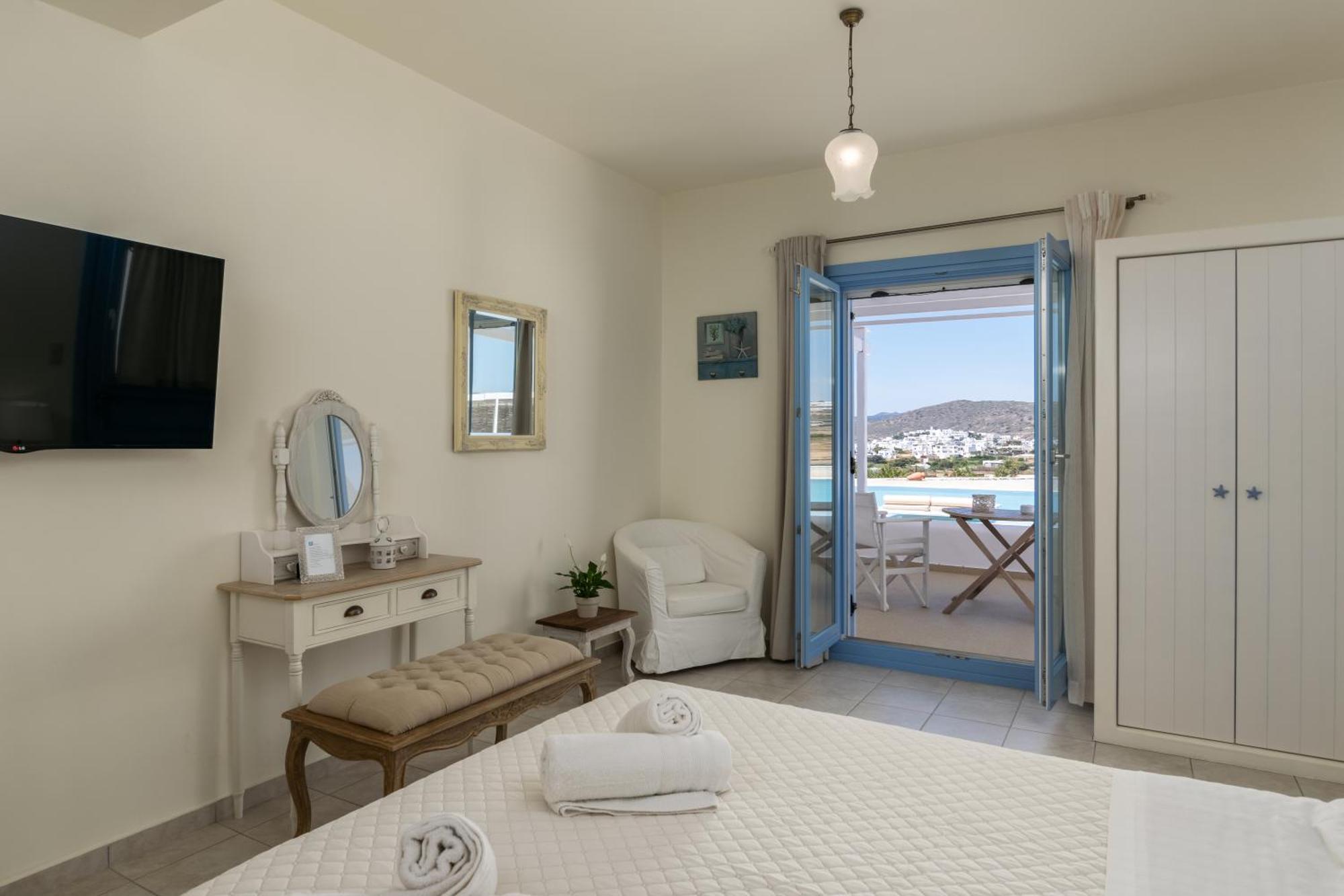 Blu Suites And Studios Adamantas  Exterior photo