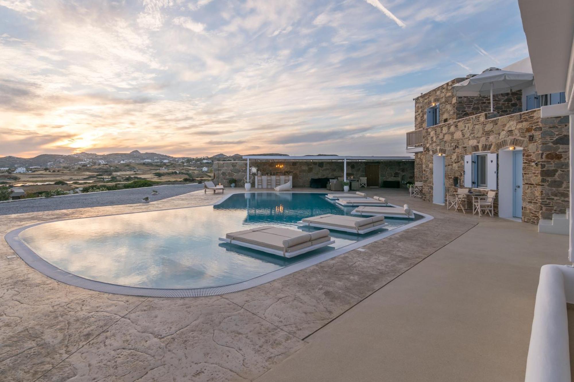 Blu Suites And Studios Adamantas  Exterior photo