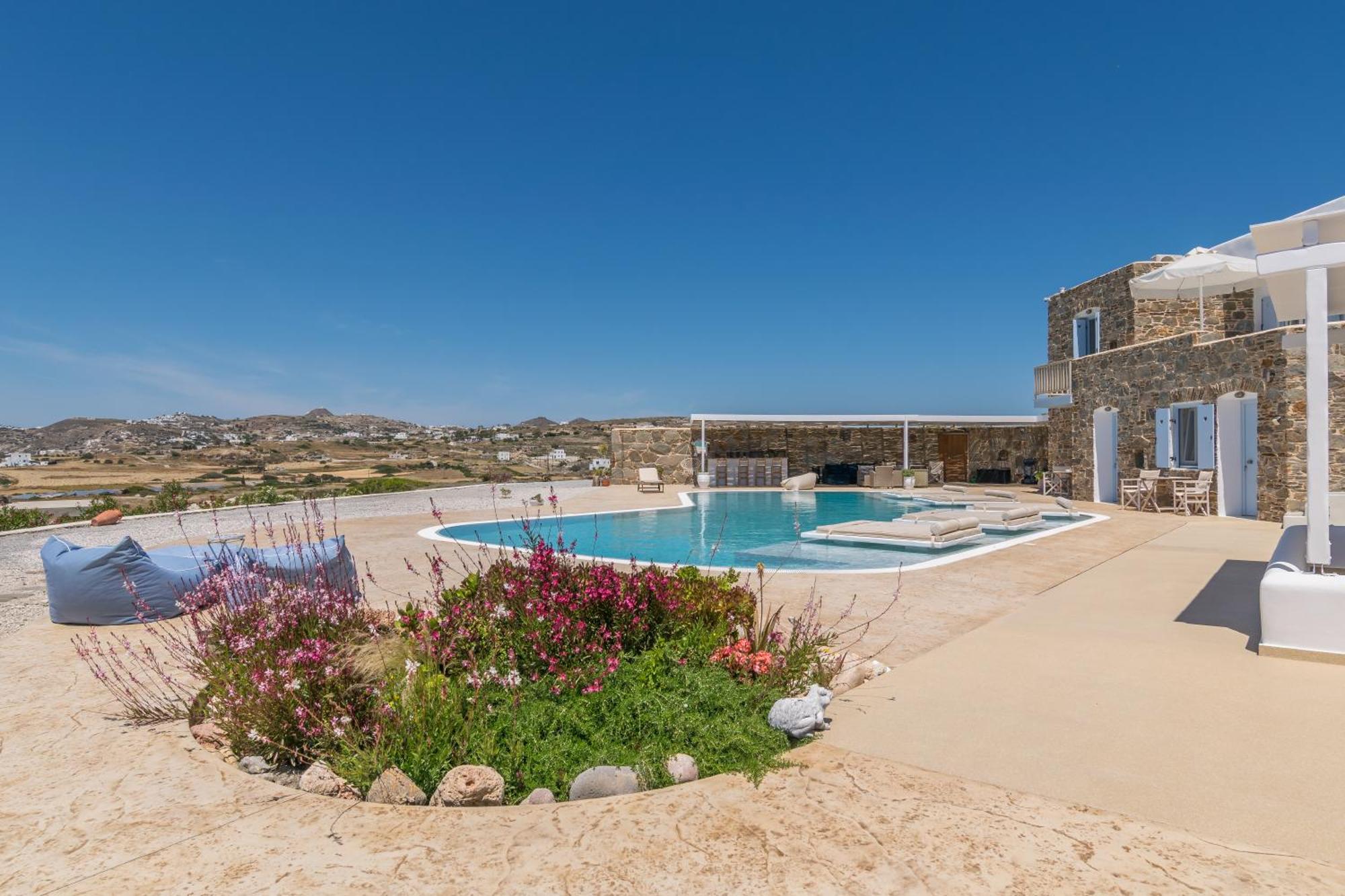 Blu Suites And Studios Adamantas  Exterior photo