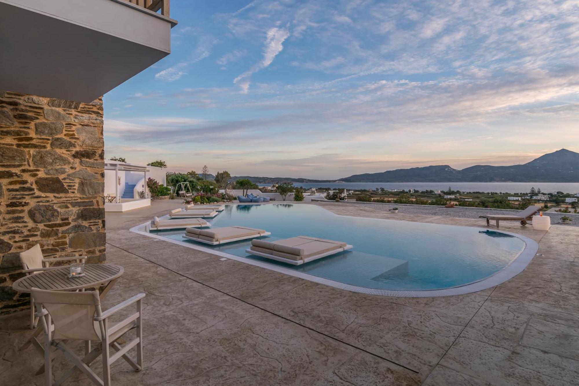 Blu Suites And Studios Adamantas  Exterior photo